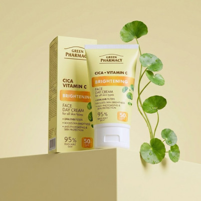 Cica + Witamina C Rozświetlający krem do twarzy na dzień SPF 50+ Green Pharmacy 50ml