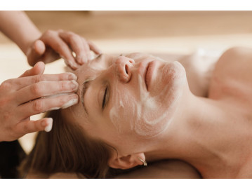 Mydło siarkowe – naturalna pomoc w pielęgnacji skóry twarzy i ciała