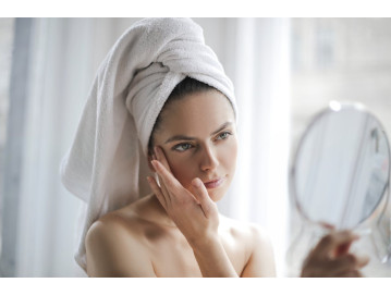 Pielęgnacja twarzy – kompleksowy poradnik krok po kroku