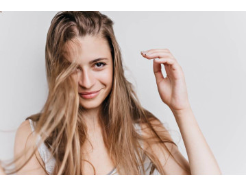 Jak pogrubić włosy – skuteczne sposoby na piękną objętość