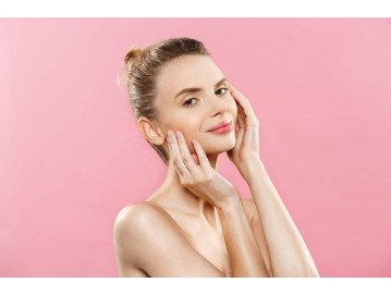 Róża damasceńska w kosmetyce – eliksir młodości i królowa pielęgnacji