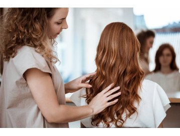 Jak mieć gęste włosy? Sprawdzone metody na piękne i zdrowe włosy